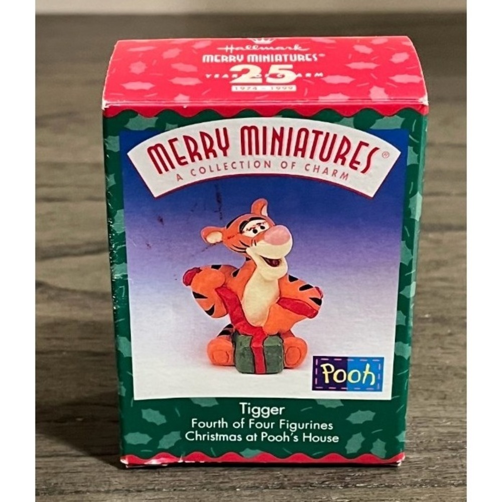 Hallmark Merry Miniatures – Tigger Christmas Figurine (1993)